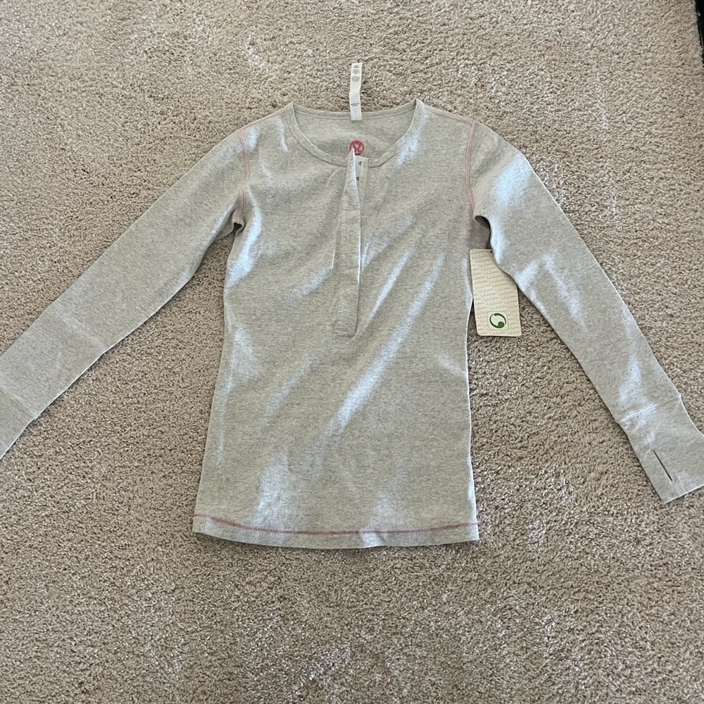 Lululemon top